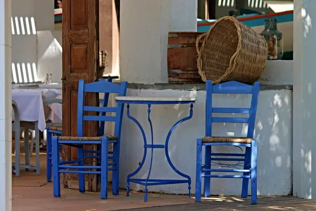 Is Stickley Furniture Going Out of Business? Exploring the Intersection of Tradition and Modern Market Trends